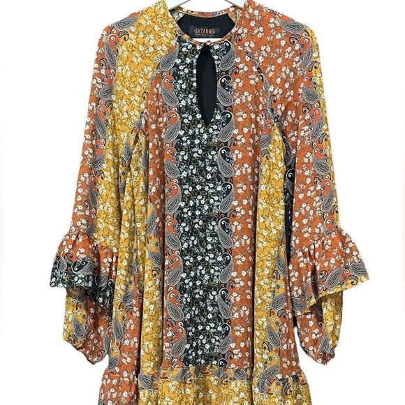 Shyanne Paisley Print Smocked Dress Size Small - Picture 3 of 8